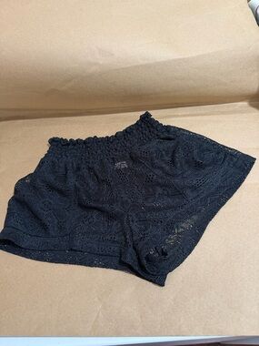 Swimsuit Coverup Shorts With Pockets  
Black Lace Pattern
Brand:  OP
Size Jr Med